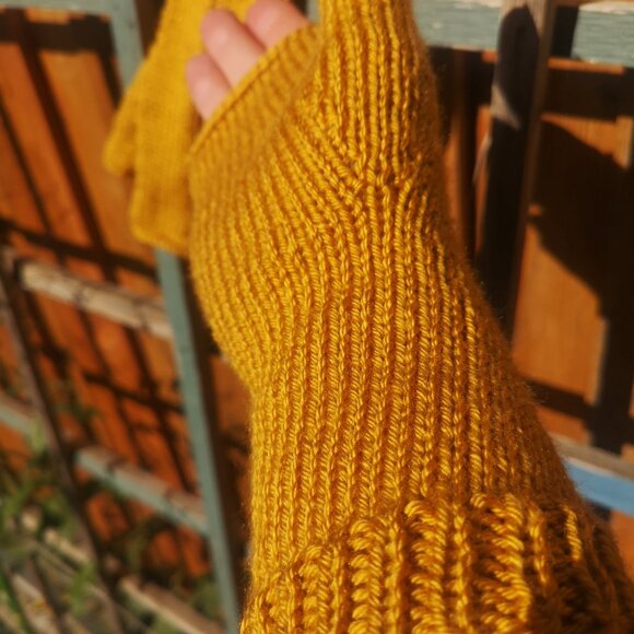 Handmade Knitted Fingerless Seamless Texting Gloves Mittens golden yellow  Gift - Picture 6 of 9